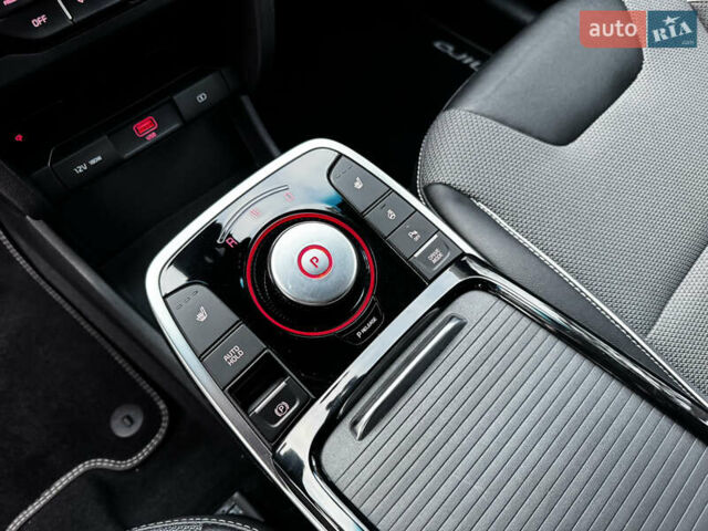 Черный Киа Niro, объемом двигателя 0 л и пробегом 54 тыс. км за 24300 $, фото 38 на Automoto.ua