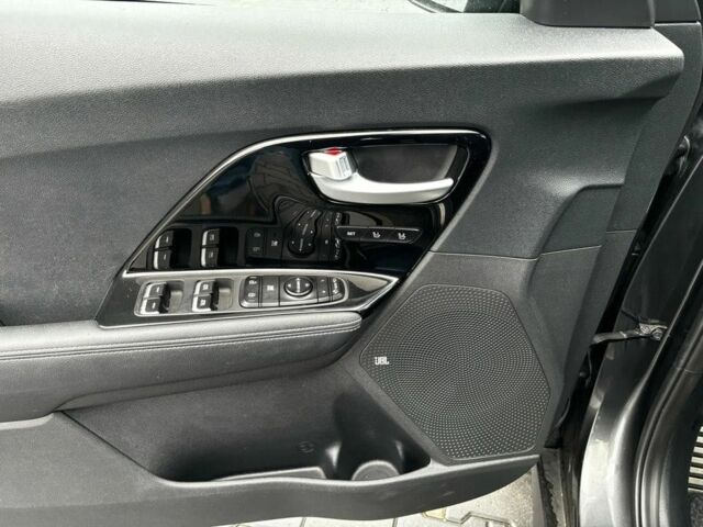 Черный Киа Niro, объемом двигателя 0 л и пробегом 75 тыс. км за 13900 $, фото 20 на Automoto.ua