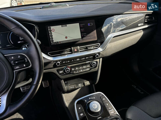 Чорний Кіа Niro, об'ємом двигуна 0 л та пробігом 23 тис. км за 24999 $, фото 26 на Automoto.ua