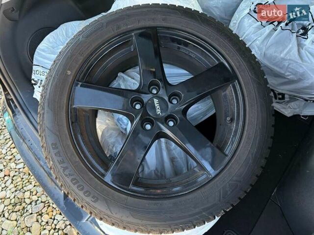 Черный Киа Niro, объемом двигателя 0 л и пробегом 84 тыс. км за 22900 $, фото 8 на Automoto.ua