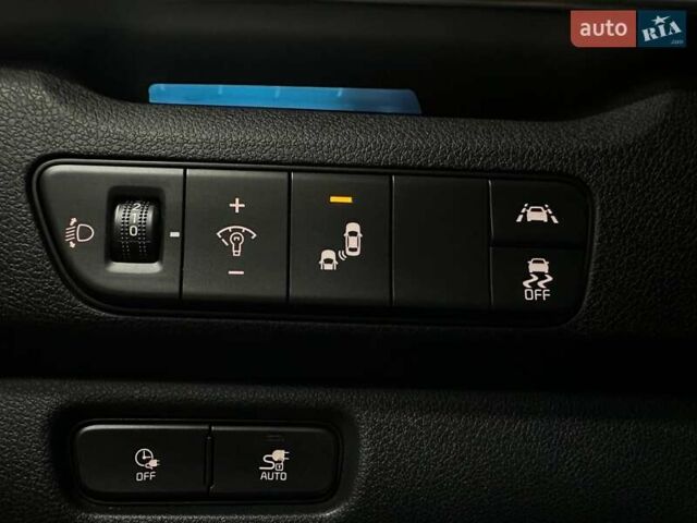 Черный Киа Niro, объемом двигателя 0 л и пробегом 84 тыс. км за 22900 $, фото 15 на Automoto.ua