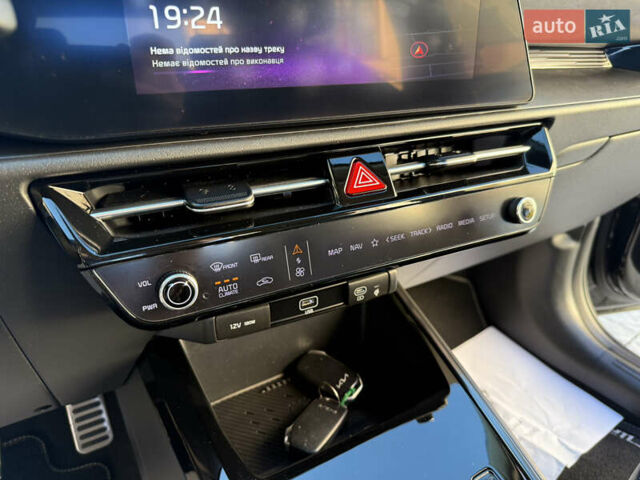 Черный Киа Niro, объемом двигателя 0 л и пробегом 61 тыс. км за 25950 $, фото 61 на Automoto.ua