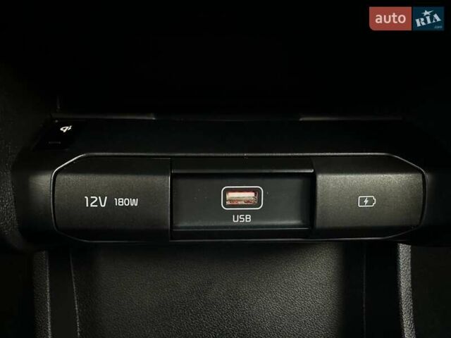 Черный Киа Niro, объемом двигателя 0 л и пробегом 29 тыс. км за 22900 $, фото 71 на Automoto.ua