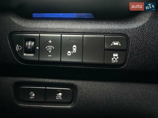 Чорний Кіа Niro, об'ємом двигуна 0 л та пробігом 29 тис. км за 22900 $, фото 10 на Automoto.ua