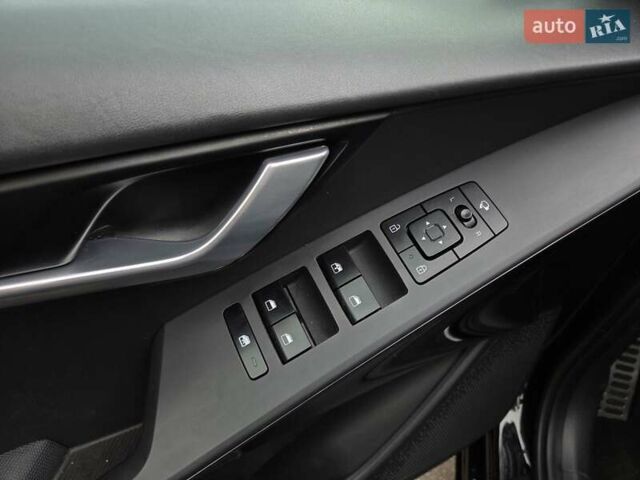 Черный Киа Niro, объемом двигателя 1.58 л и пробегом 97 тыс. км за 25500 $, фото 21 на Automoto.ua