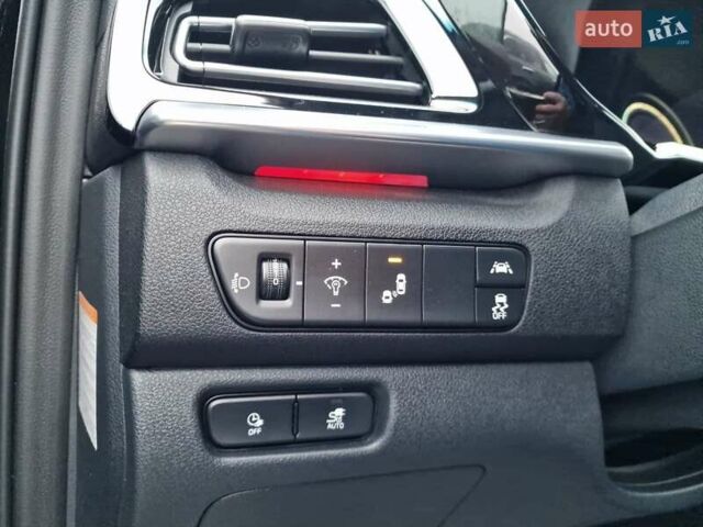 Чорний Кіа Niro, об'ємом двигуна 0 л та пробігом 53 тис. км за 22900 $, фото 27 на Automoto.ua