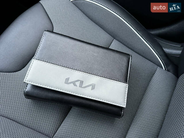 Черный Киа Niro, объемом двигателя 0 л и пробегом 54 тыс. км за 24300 $, фото 62 на Automoto.ua