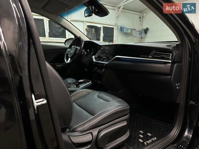 Черный Киа Niro, объемом двигателя 0 л и пробегом 84 тыс. км за 22900 $, фото 111 на Automoto.ua