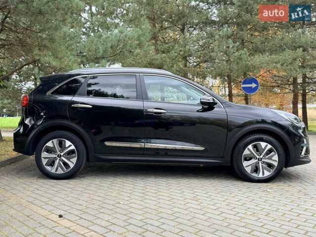 Чорний Кіа Niro, об'ємом двигуна 0 л та пробігом 80 тис. км за 22400 $, фото 13 на Automoto.ua