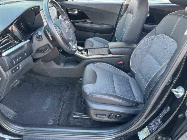 Кіа Niro 2022 у Кропивницькому (Кіровограді) на Automoto.ua Чорний Кіа Niro, об'ємом двигуна 0 л та пробігом 45 тис. км за 13200 $, фото 14 на Automoto.ua