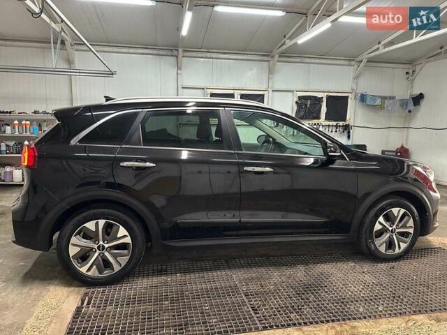 Черный Киа Niro, объемом двигателя 0 л и пробегом 84 тыс. км за 22900 $, фото 34 на Automoto.ua