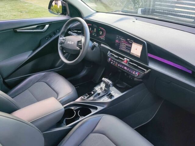 Чорний Кіа Niro, об'ємом двигуна 1.6 л та пробігом 45 тис. км за 12600 $, фото 15 на Automoto.ua