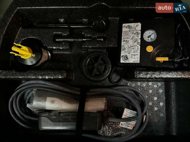 Черный Киа Niro, объемом двигателя 0 л и пробегом 39 тыс. км за 24900 $, фото 91 на Automoto.ua