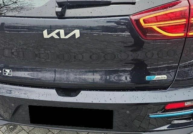 Черный Киа Niro, объемом двигателя 0 л и пробегом 75 тыс. км за 13900 $, фото 15 на Automoto.ua