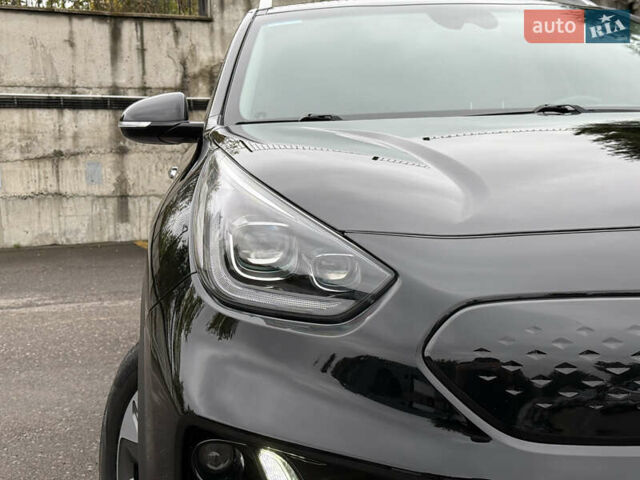 Чорний Кіа Niro, об'ємом двигуна 0 л та пробігом 108 тис. км за 21850 $, фото 12 на Automoto.ua