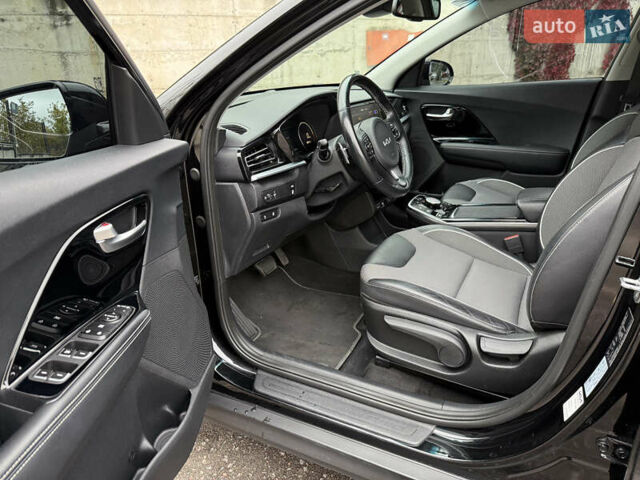 Чорний Кіа Niro, об'ємом двигуна 0 л та пробігом 108 тис. км за 21850 $, фото 40 на Automoto.ua