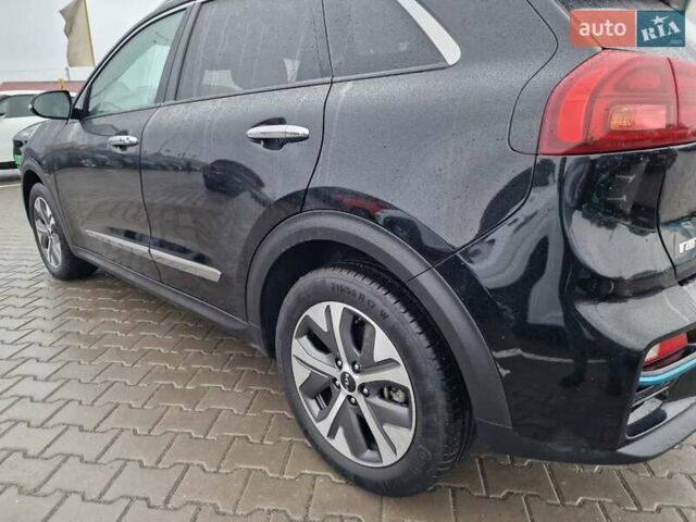 Чорний Кіа Niro, об'ємом двигуна 0 л та пробігом 53 тис. км за 22900 $, фото 19 на Automoto.ua