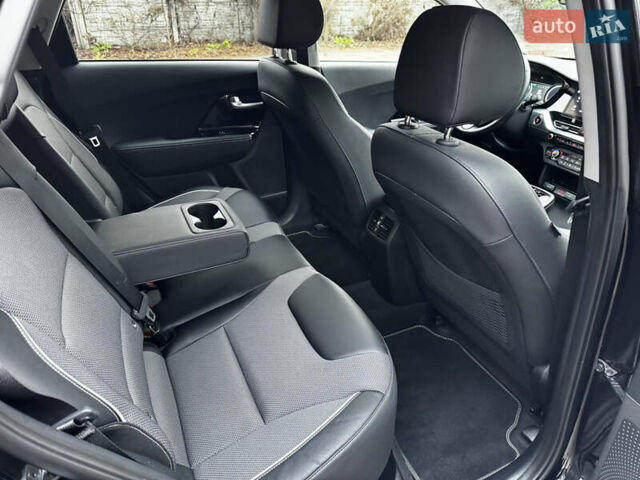 Черный Киа Niro, объемом двигателя 0 л и пробегом 54 тыс. км за 24300 $, фото 49 на Automoto.ua