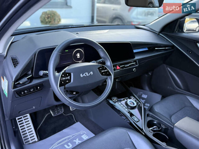 Чорний Кіа Niro, об'ємом двигуна 0 л та пробігом 63 тис. км за 28500 $, фото 64 на Automoto.ua