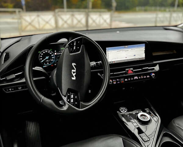 Чорний Кіа Niro, об'ємом двигуна 0 л та пробігом 80 тис. км за 23500 $, фото 75 на Automoto.ua