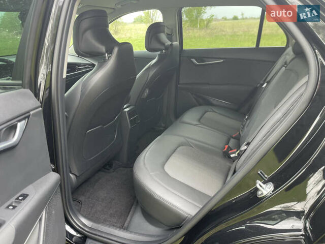 Черный Киа Niro, объемом двигателя 0 л и пробегом 8 тыс. км за 25000 $, фото 6 на Automoto.ua