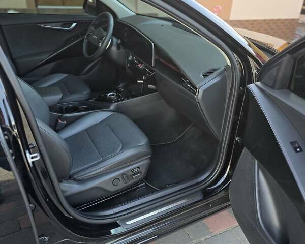 Чорний Кіа Niro, об'ємом двигуна 0 л та пробігом 59 тис. км за 27500 $, фото 3 на Automoto.ua
