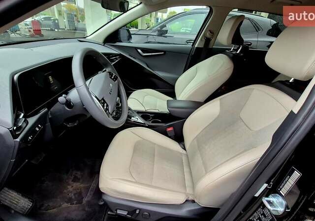 Черный Киа Niro, объемом двигателя 1.58 л и пробегом 43 тыс. км за 26000 $, фото 6 на Automoto.ua