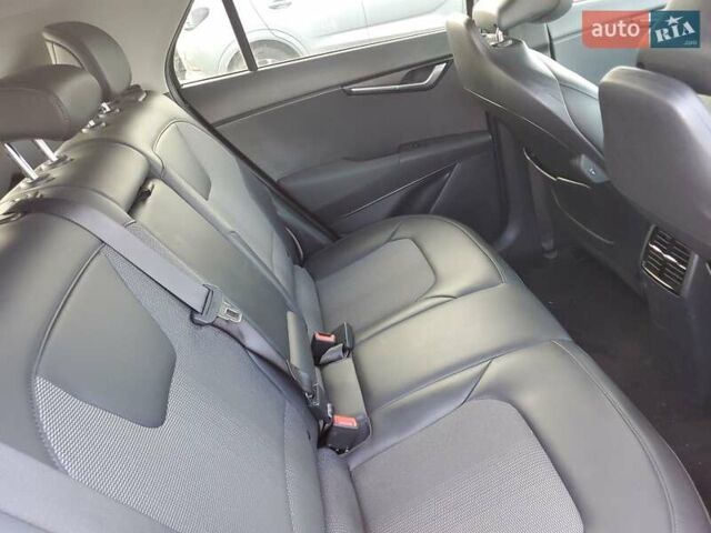 Черный Киа Niro, объемом двигателя 0 л и пробегом 80 тыс. км за 20600 $, фото 3 на Automoto.ua