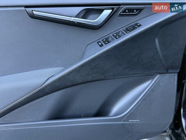 Чорний Кіа Niro, об'ємом двигуна 0 л та пробігом 63 тис. км за 28500 $, фото 65 на Automoto.ua