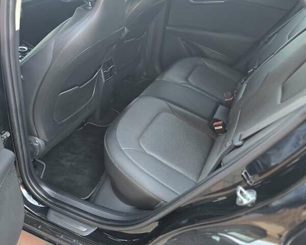 Чорний Кіа Niro, об'ємом двигуна 0 л та пробігом 59 тис. км за 27500 $, фото 2 на Automoto.ua