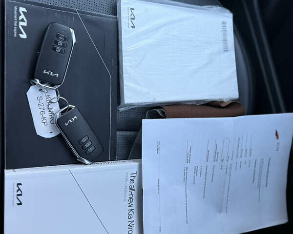 Чорний Кіа Niro, об'ємом двигуна 0 л та пробігом 63 тис. км за 28500 $, фото 108 на Automoto.ua