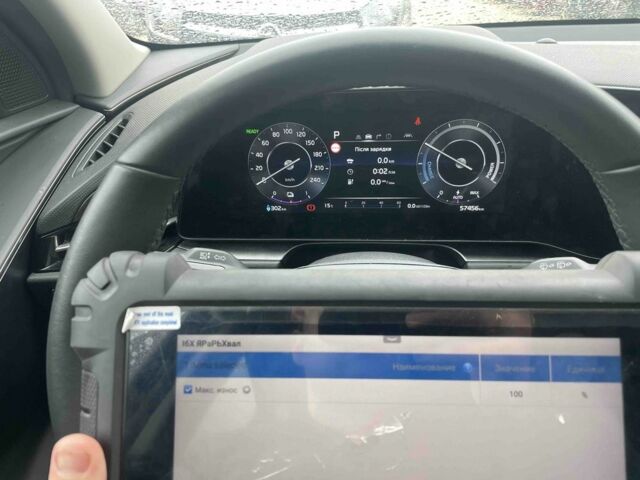 Черный Киа Niro, объемом двигателя 0 л и пробегом 57 тыс. км за 28500 $, фото 6 на Automoto.ua