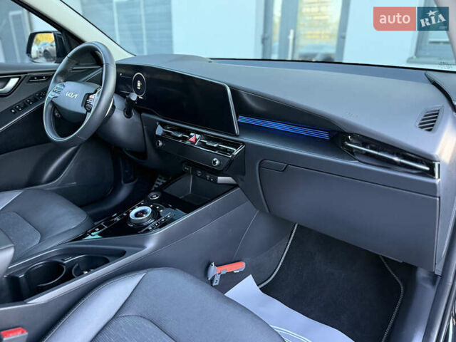 Чорний Кіа Niro, об'ємом двигуна 0 л та пробігом 63 тис. км за 28500 $, фото 69 на Automoto.ua