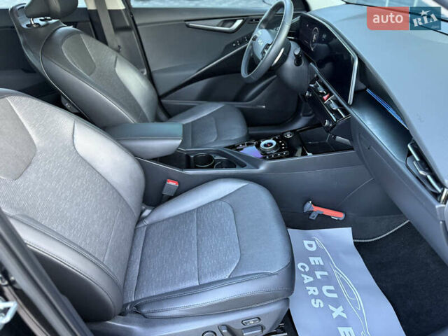 Чорний Кіа Niro, об'ємом двигуна 0 л та пробігом 63 тис. км за 28500 $, фото 68 на Automoto.ua