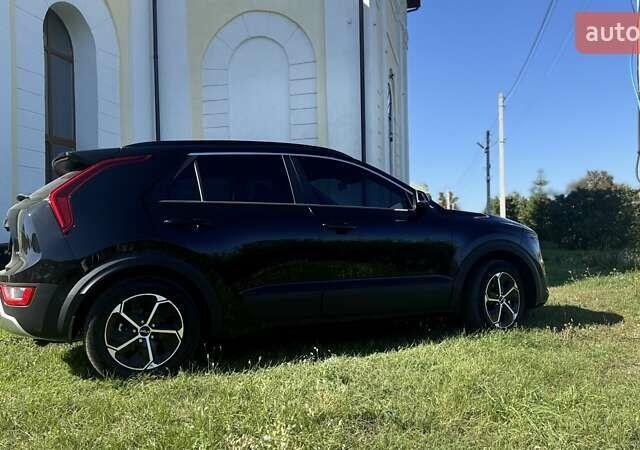 Черный Киа Niro, объемом двигателя 1.58 л и пробегом 34 тыс. км за 26000 $, фото 3 на Automoto.ua