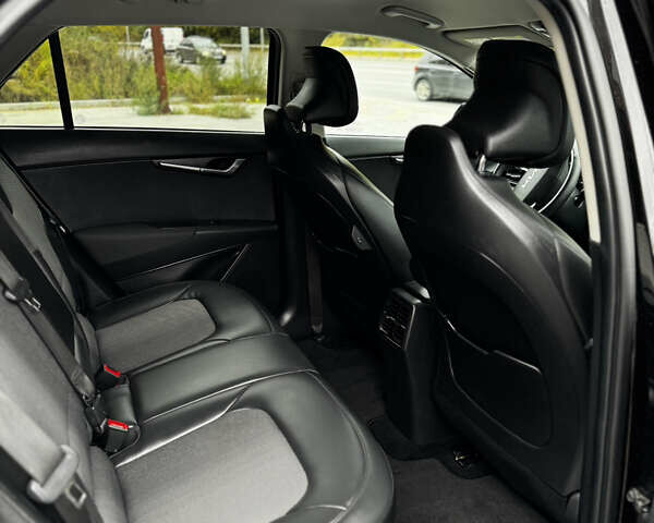 Чорний Кіа Niro, об'ємом двигуна 0 л та пробігом 80 тис. км за 23500 $, фото 65 на Automoto.ua