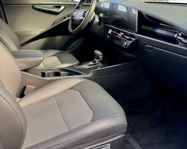 Черный Киа Niro, объемом двигателя 1.58 л и пробегом 34 тыс. км за 26000 $, фото 6 на Automoto.ua