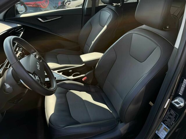 Чорний Кіа Niro, об'ємом двигуна 0 л та пробігом 12 тис. км за 12100 $, фото 7 на Automoto.ua