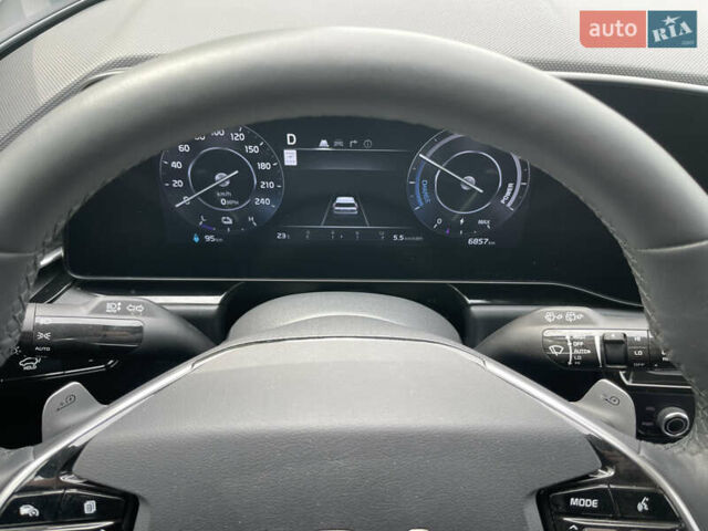 Чорний Кіа Niro, об'ємом двигуна 0 л та пробігом 8 тис. км за 25000 $, фото 49 на Automoto.ua