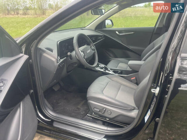 Чорний Кіа Niro, об'ємом двигуна 0 л та пробігом 8 тис. км за 25000 $, фото 9 на Automoto.ua