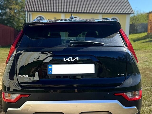 Чорний Кіа Niro, об'ємом двигуна 1.6 л та пробігом 34 тис. км за 26000 $, фото 1 на Automoto.ua