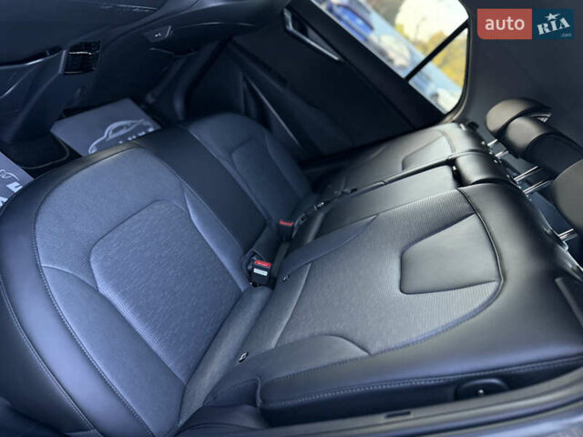 Чорний Кіа Niro, об'ємом двигуна 0 л та пробігом 63 тис. км за 28500 $, фото 104 на Automoto.ua