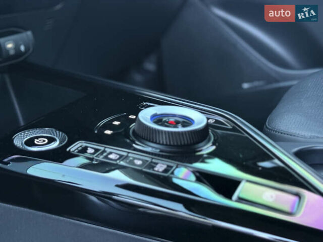 Чорний Кіа Niro, об'ємом двигуна 0 л та пробігом 63 тис. км за 28500 $, фото 58 на Automoto.ua