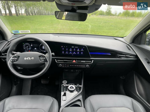 Чорний Кіа Niro, об'ємом двигуна 0 л та пробігом 8 тис. км за 25000 $, фото 7 на Automoto.ua