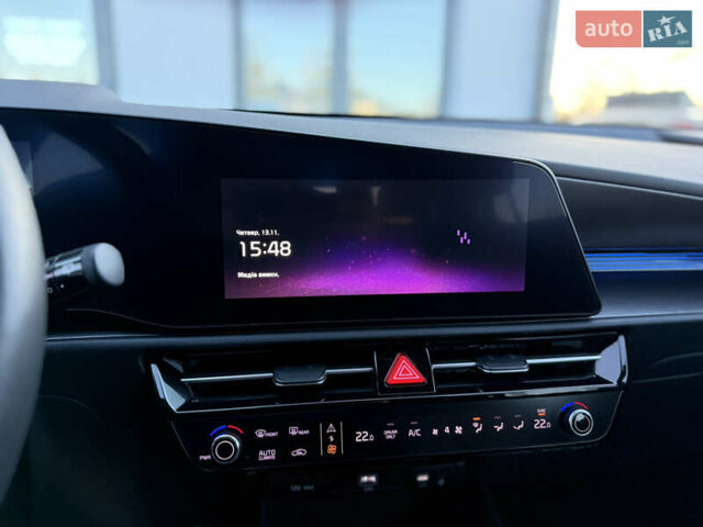 Чорний Кіа Niro, об'ємом двигуна 0 л та пробігом 63 тис. км за 28500 $, фото 92 на Automoto.ua