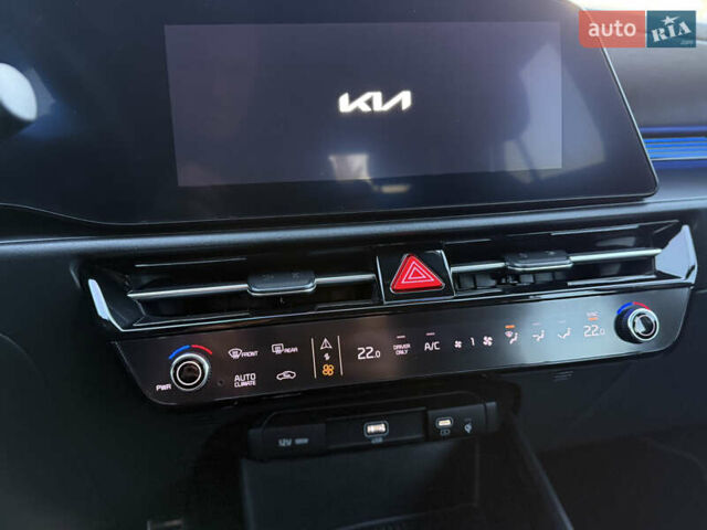 Чорний Кіа Niro, об'ємом двигуна 0 л та пробігом 63 тис. км за 28500 $, фото 89 на Automoto.ua