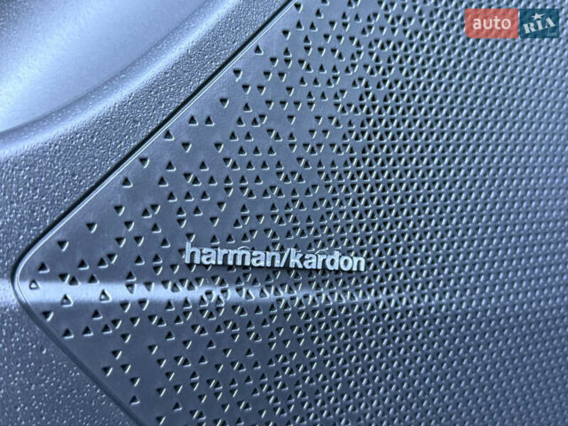 Чорний Кіа Niro, об'ємом двигуна 0 л та пробігом 63 тис. км за 28500 $, фото 53 на Automoto.ua