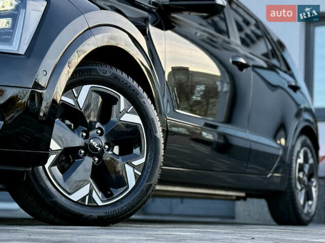 Чорний Кіа Niro, об'ємом двигуна 0 л та пробігом 63 тис. км за 28500 $, фото 12 на Automoto.ua