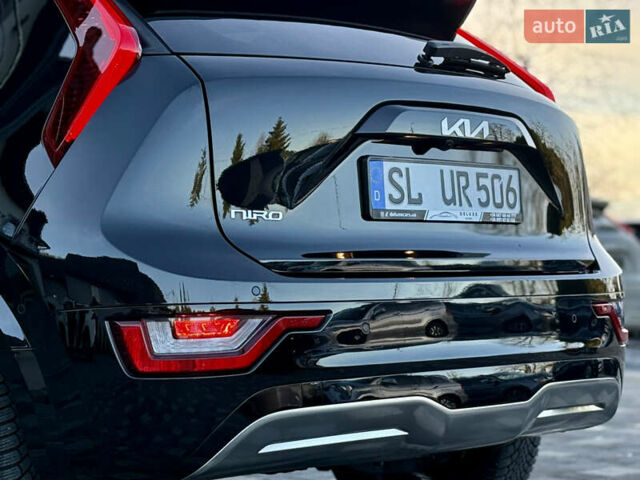 Чорний Кіа Niro, об'ємом двигуна 0 л та пробігом 63 тис. км за 28500 $, фото 46 на Automoto.ua