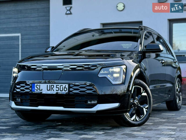 Чорний Кіа Niro, об'ємом двигуна 0 л та пробігом 63 тис. км за 28500 $, фото 3 на Automoto.ua